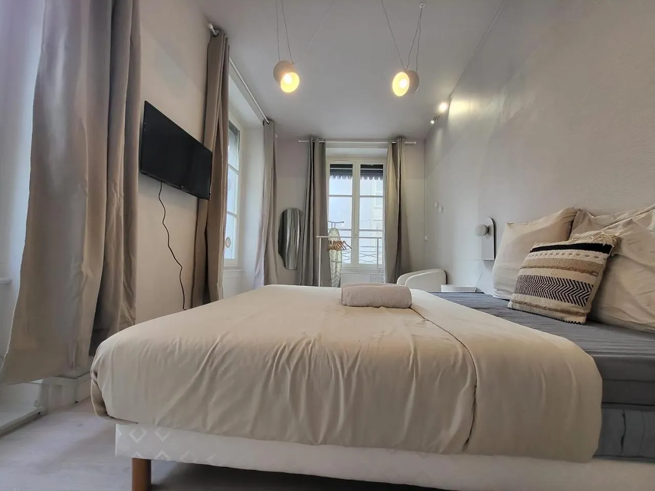 Apartment Suite Carry Villeurbanne France