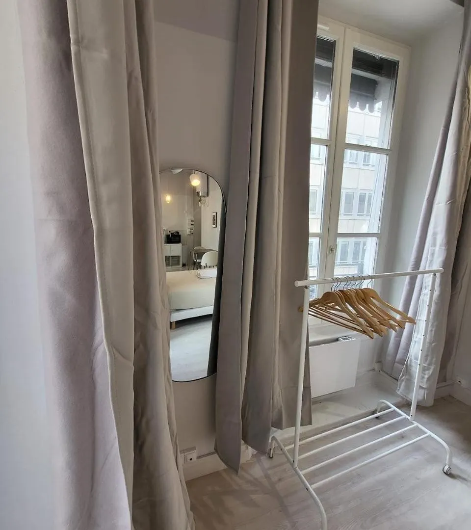 Apartment Suite Carry Villeurbanne France